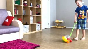 Дети НЕ ПОДЕЛИЛИ игрушки! Сеня и Веня ДЕЛЯТ игрушки сестренки! - весёлая история