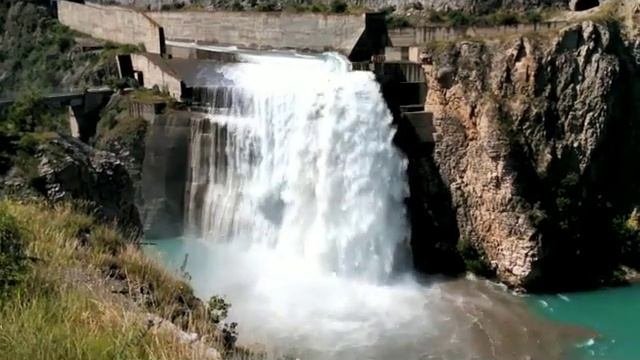 Водосброс на Чиркейской ГЭС 2015г.