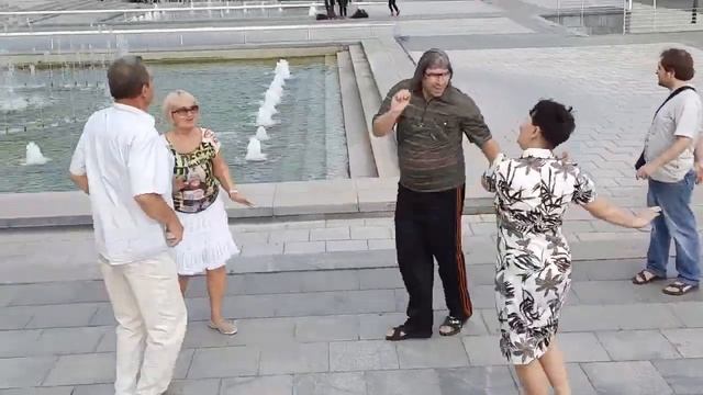 А НА ПЛЯШКУ НЕ ДАЛА... смотреть онлайн