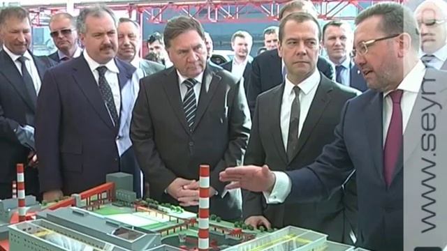 Дмитрий Медведев принял участие в запуске обжиговой машины №3 МГОКа смотреть онлайн