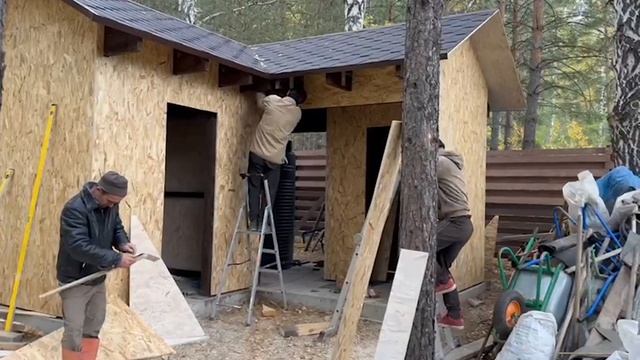 Организация садового пространства: хозблок и компостер с секретом