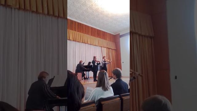 Дуэт на скрипках произведение ,,Ноктюрн ,, и ,,мелочь,,. смотреть онлайн