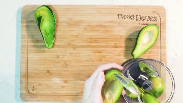 Мексиканский салат с соусом из авокадо смотреть онлайн