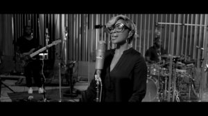 Mary J. Blige - Therapy (1 Mic 1 Take)