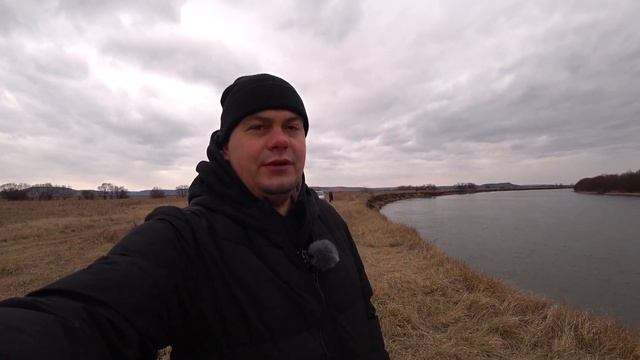 Рыбалка на спиннинг. Краснопёрка гнёт удилище! смотреть онлайн