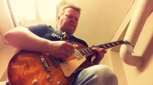 2016 Gibson Les Paul Traditional T, through a Fender Bassbreaker