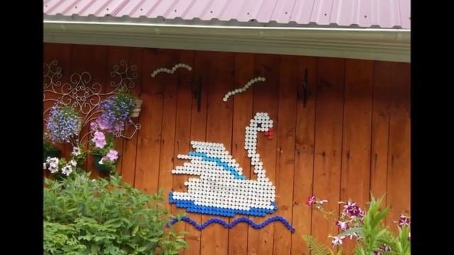 Украшения для дачи из крышек   Как украсить свой участок