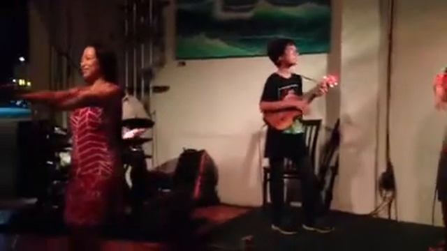 Kaimana Hila Hula dance & Ukulele смотреть онлайн