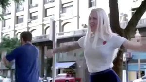 Взрослые люди стали детьми