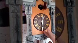 Веселые часы-кукушка кукует 13раз!!!