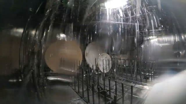 Inside Dishwasher Whirlpool Adp 100 Wh. Внутри посудомоечной машины Whirlpool