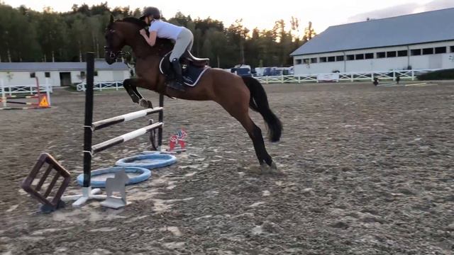 Roxy, Dponny sto f.11 TILL SALU смотреть онлайн