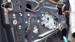 Ремонт  стеклоподъмника,  Mercedes