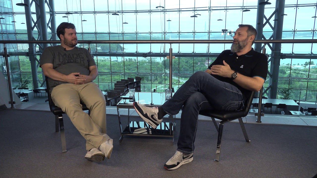 Александр Шумский и Андрей Дейнеко: диалоги о будущем на "Острове 10-21"