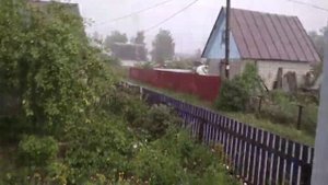 Молния ударила в человека, смотреть всем!!