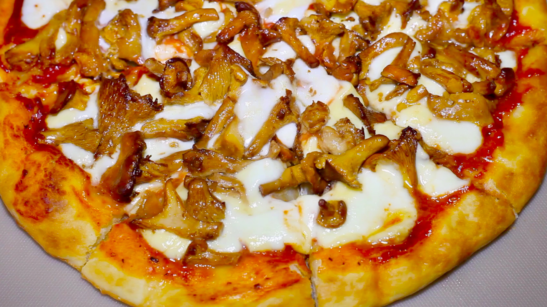 пицца с лисичками и колбасой рецепт фото 48