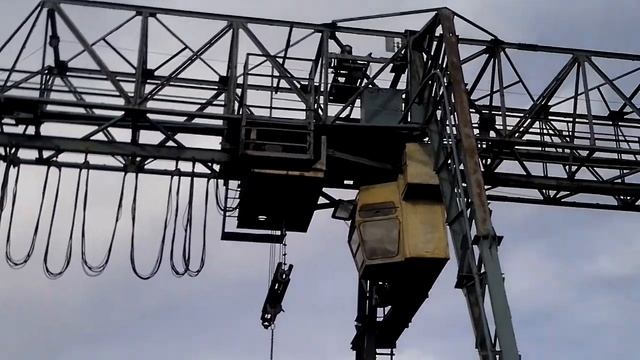Кран козловой-древний но рабочий. смотреть онлайн