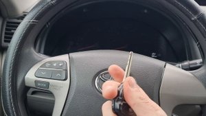 КЛЮЧ ТОЙОТА КАМРИ 40 КУПИТЬ ДУБЛИКАТ ЧИП КЛЮЧА ЗАЖИГАНИЯ В МИНСКЕ. TOYOTA CAMRY KEY PROGRAMMING