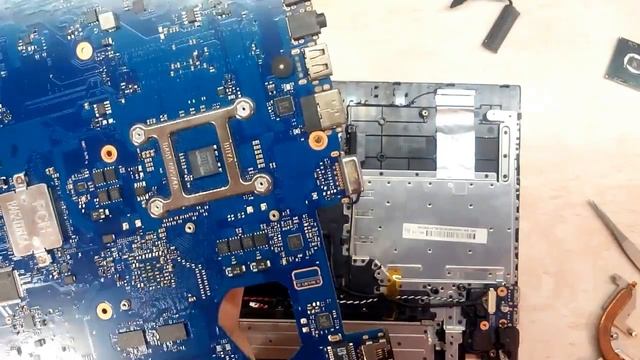 Не включается ноутбук. Залитик... смотреть онлайн