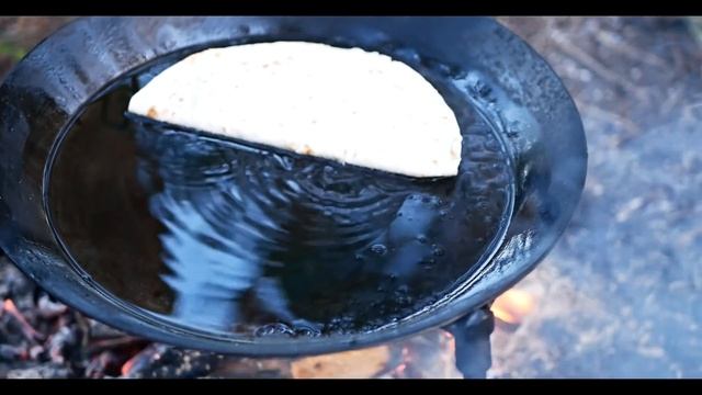 Чебуреки за 5 минут! Ленивые, но вкусные домашние чебуреки.АSMR Еда у костра