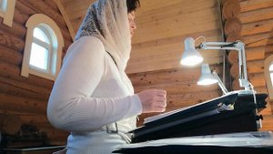 Одна на клиросе.Херувимская скитская.
