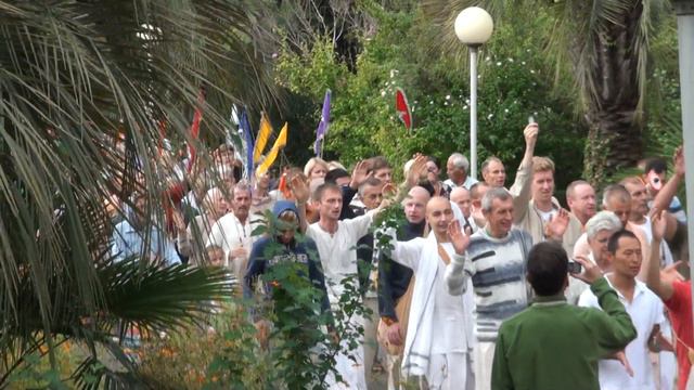 Кришнаиты в Гаграх 1 (03.10.2010г) смотреть онлайн