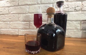 Ликер Крем де Кассис  / Crème de cassis - рецепт французского черносмородинового ликера у Вас дома.