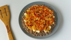 Салат Везувий с куриной печенью
