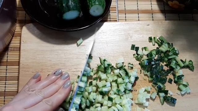 Вкуснейшая освежающая ОКРОШКА / Самый вкусный рецепт окрошки на КЕФИРЕ