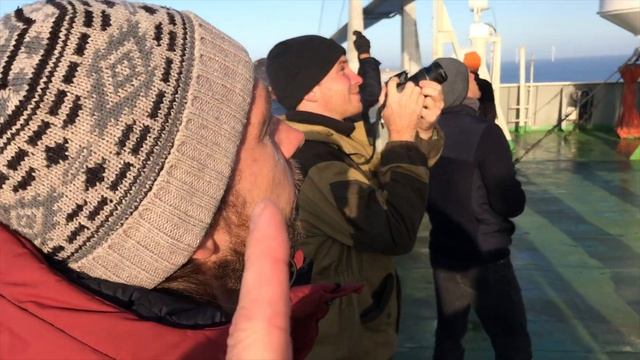 Прямо под огромным мостом в Дании! смотреть онлайн