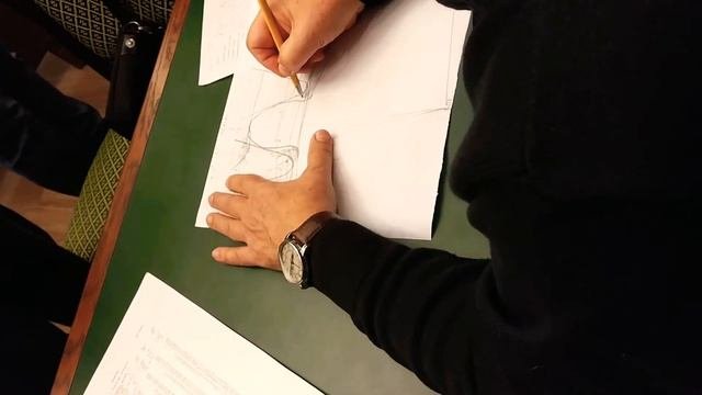 Преподаватель объясняет как чертить зубчатое зацепление с программой Зуб Часть 2