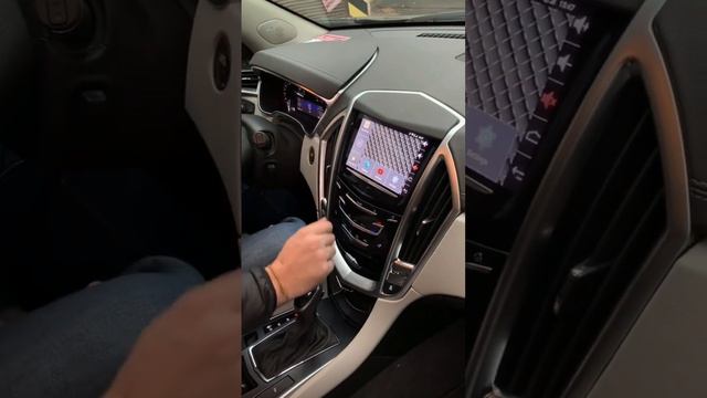 Cadillac SRX CUE - подключили доп мультимедиа на штатный монитор с сохранением оригинальной