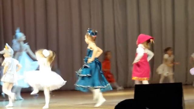 Новогодний танец Игрушки 2016 смотреть онлайн