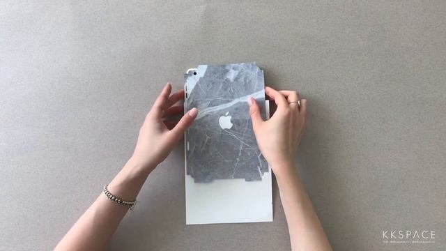 Нанесение виниловой наклейки KKSPACE на iPad смотреть онлайн