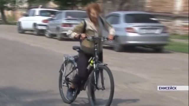 Объехавшая на велосипеде всю Европу и Россию пенсионерка из Твери отправилась в Норильск смотреть онлайн