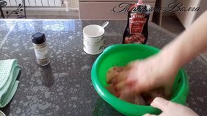 Куриное бедро  В брусничном соусе .Запеченное в духовке с хрустящей корочкой .
