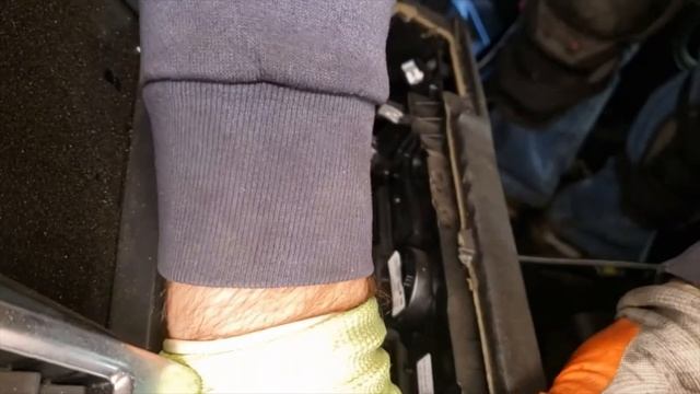 2010 2013 RANGE ROVER SPORT HOW TO REMOVE CENTER AIR VENTS смотреть онлайн