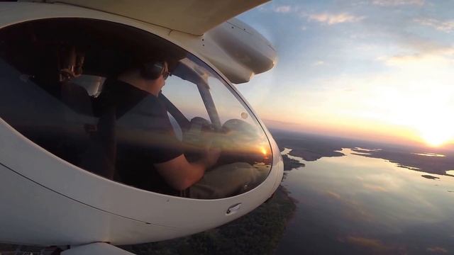 Вечерний полет под песню из "Мимино" смотреть онлайн