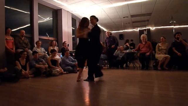 Silvina Valz y Ciko Tanik - Tango Cafe 2/3 - HD! смотреть онлайн