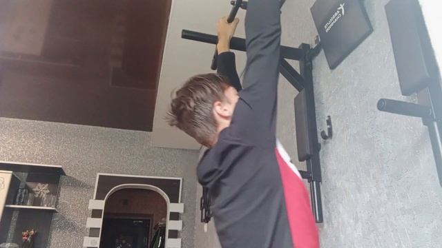 Я СДЕЛАЛ 10000 ПОДТЯГИВАНИЙ за 30 дней и вот что вышло.../ЧЕЛЕНДЖ/ как подтягиваться на турнике смотреть онлайн