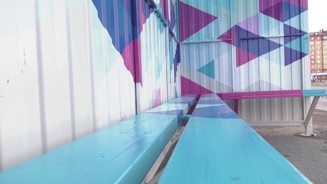 Коммунальщики Абакана меняют оформление остановочных павильонов на улицах города - Абакан 24