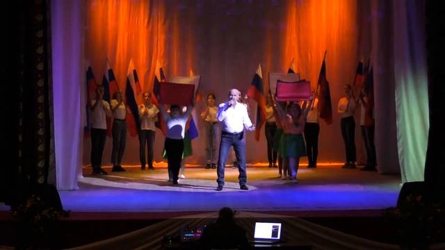 Александр Жукунов и танцевальный коллектив 