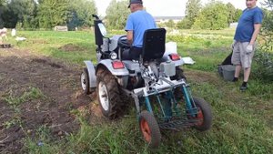 Уборка картофеля на минитракторе Скаут т-15, с картофеле копалкой от мотоблока.