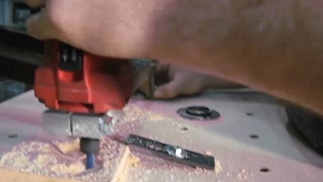 Копировально-фрезерное приспособление