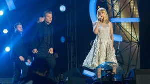 Валерия - Сердце разорвано (@ Фестиваль "Жара-2017", Баку)