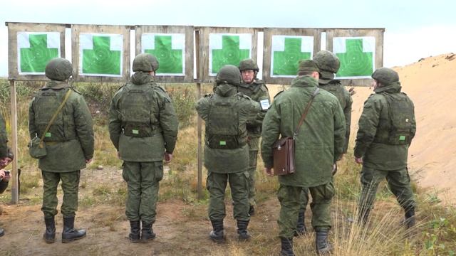 Занятия по боевой подготовке с мобилизованными военнослужащими