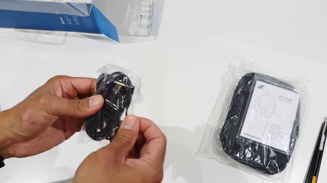 Sennheiser HD 450BT Unboxing смотреть онлайн