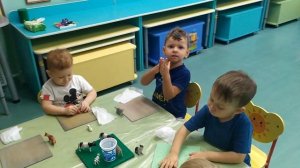 Конспект занятия по Лепке в младшей группе "Тарелочка для кошечки"