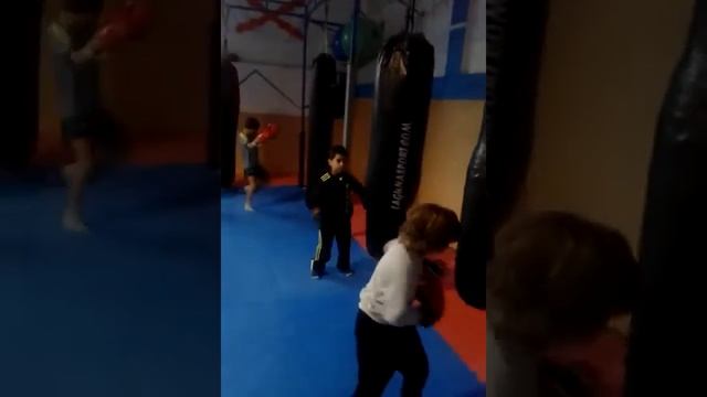 ENTRENAMIENTO NIÑOS. NAJERA KICK BOXING-BOXEO.