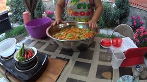 САЛАТ ИЗ ЗЕЛЕНЫХ ПОМИДОРОВ (ДВА РЕЦЕПТА).